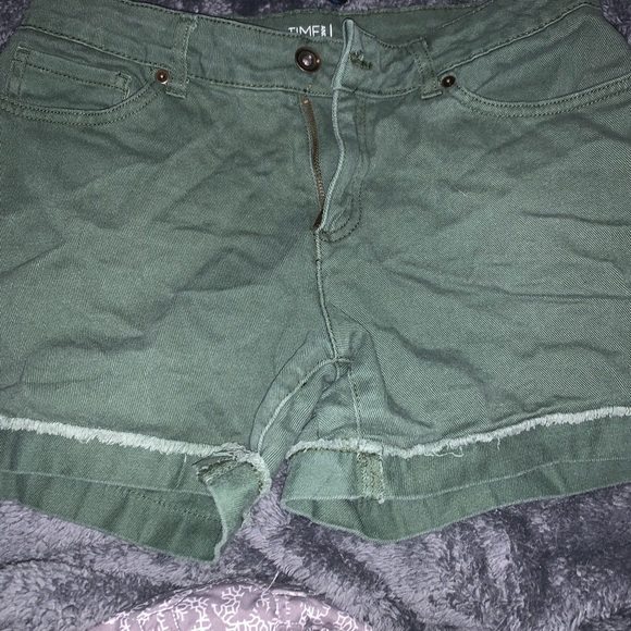 Shorts barely worn! - Picture 1 of 1